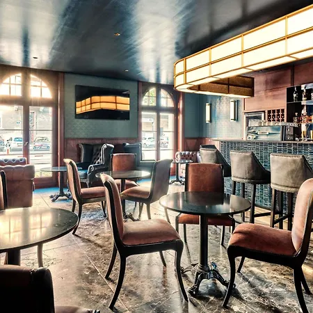 The Crown Center - Handwritten Collection Accor 4*