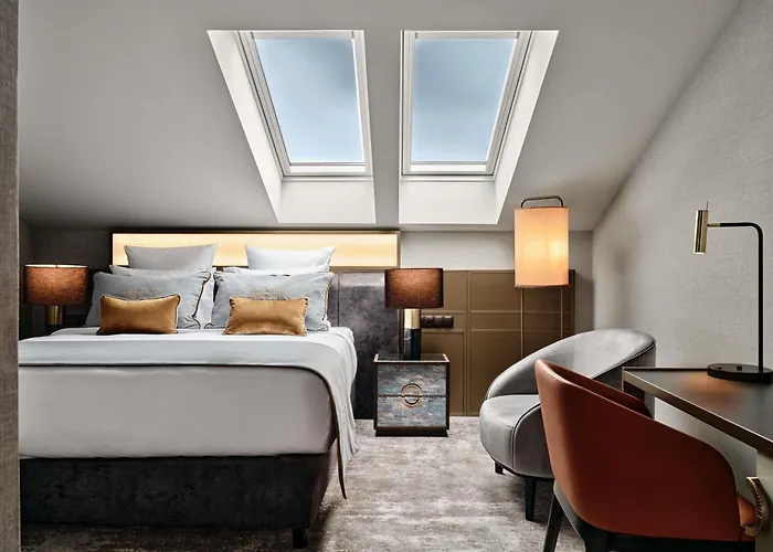 The Crown Center - Handwritten Collection Accor Hotel 4*