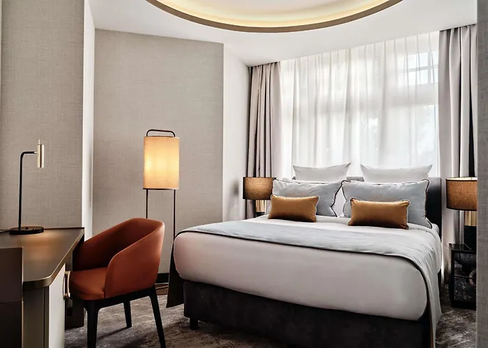 The Crown Center - Handwritten Collection Accor