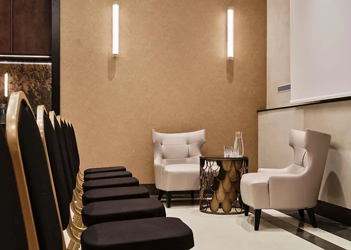 The Crown Center - Handwritten Collection Accor Hotel 4*