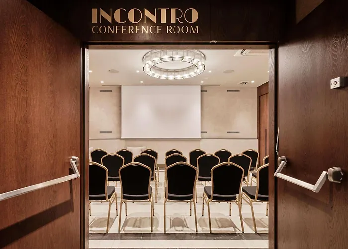 The Crown Center - Handwritten Collection Accor Hotel 4*