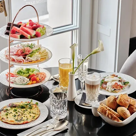 The Crown Center - Handwritten Collection Accor Otel 4*