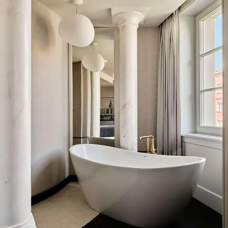 The Crown Center - Handwritten Collection Accor 4*