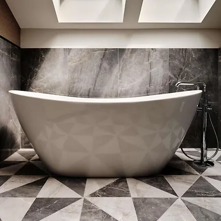 The Crown Center - Handwritten Collection Accor 4*