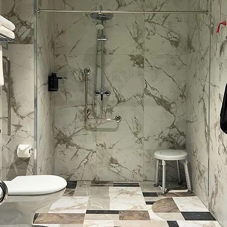 The Crown Center - Handwritten Collection Accor 4*