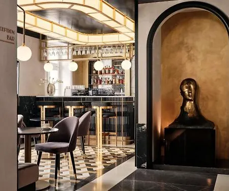 The Crown Center - Handwritten Collection Accor 4*