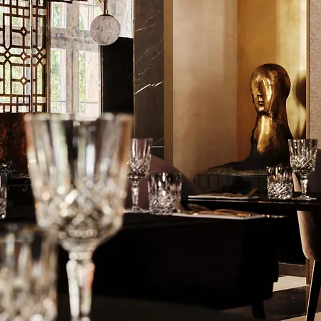 The Crown Center - Handwritten Collection Accor Hotel 4*