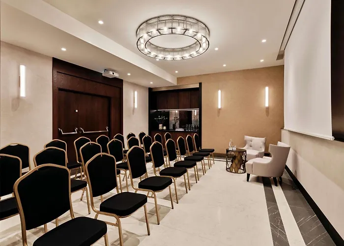 The Crown Center - Handwritten Collection Accor كراكوفيا