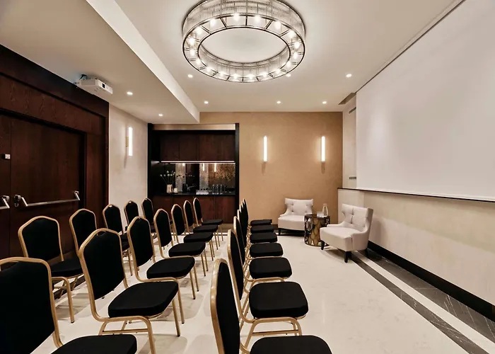 The Crown Center - Handwritten Collection Accor كراكوفيا